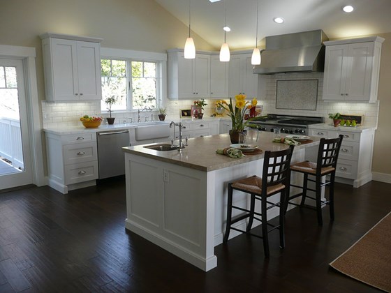White Kitchens: White Kitchens by Red Cedar