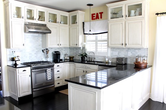 White Kitchens: White Kitchens by Red Cedar